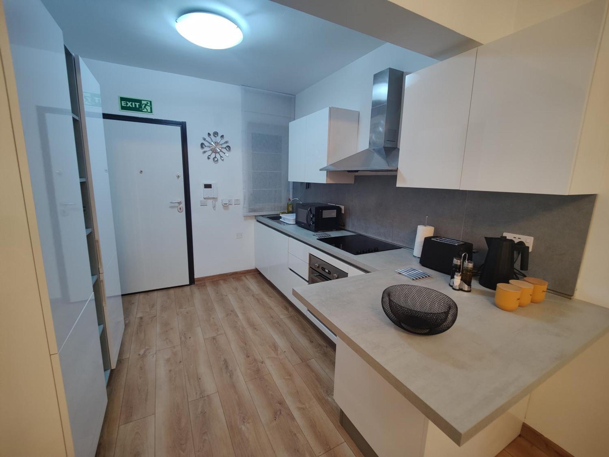 Apartment Modern 2 Bedroom *