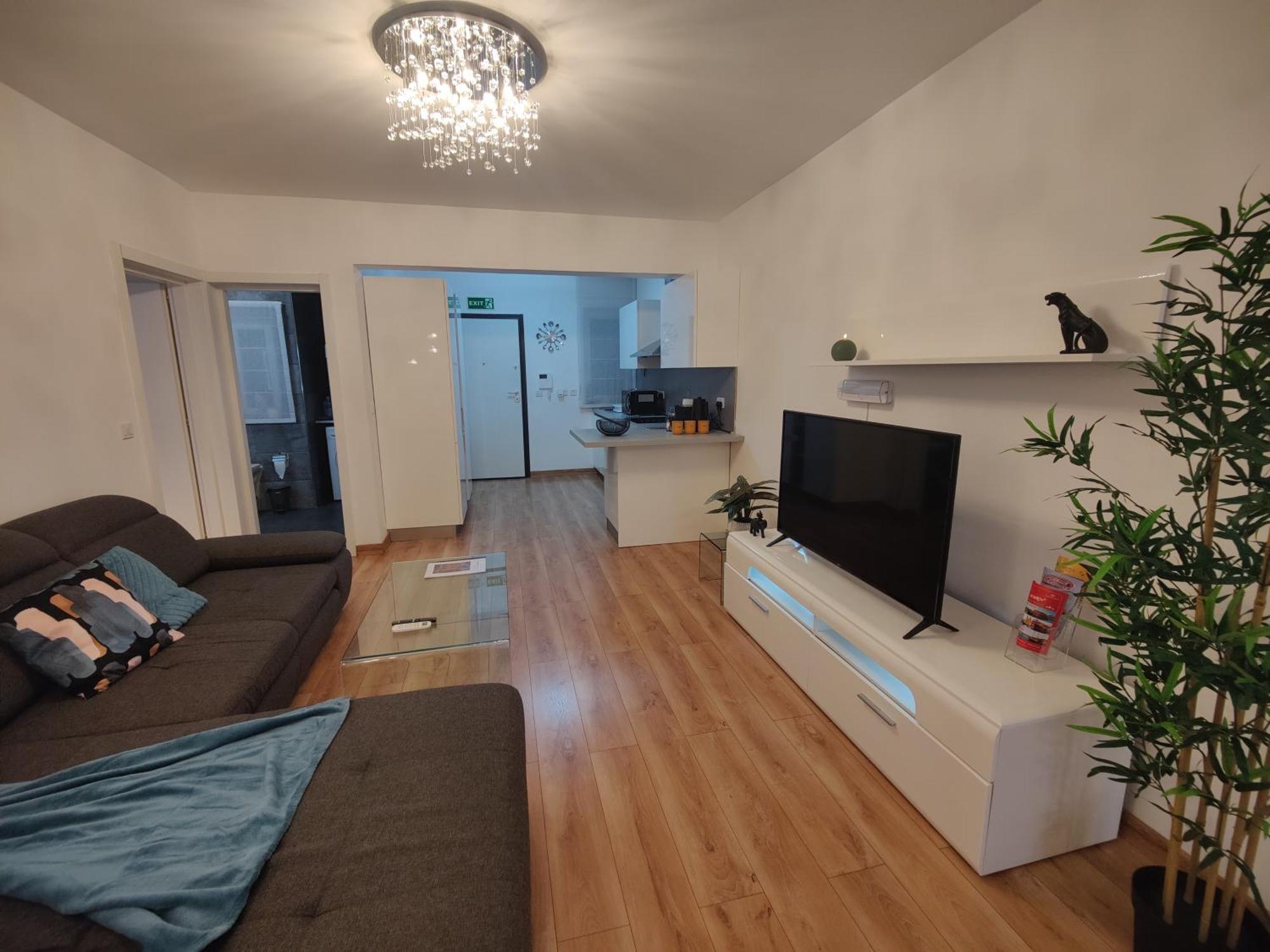Modern 2 Bedroom *
